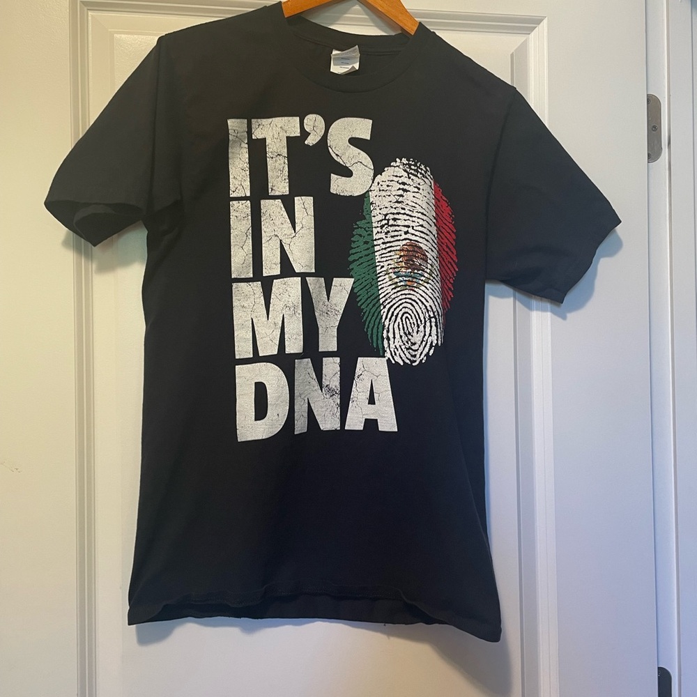 Black T-Shirt Mexican flag DNA/Fingerprint Design